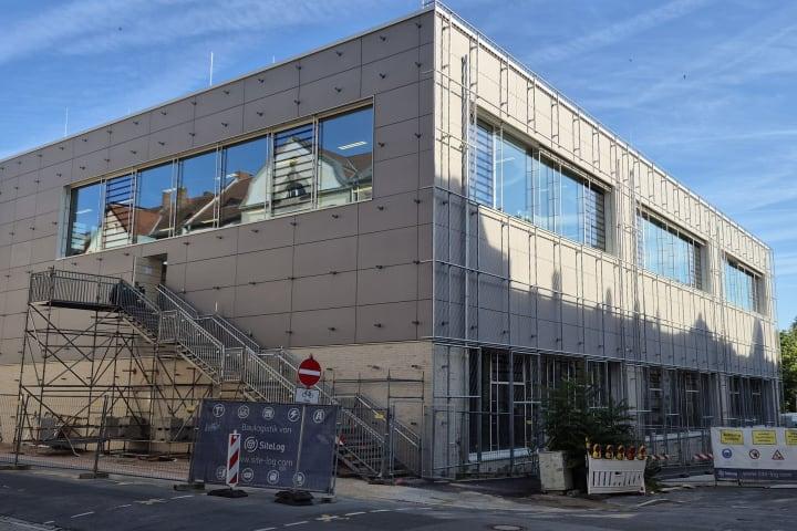 umzug-in-die-neue-hlg-halle
